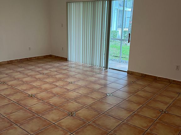 4th image of 10369 N Kendall Dr APT F2