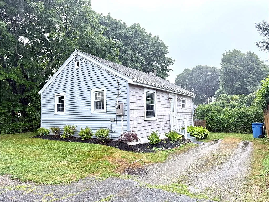 2 bed, 560 sqft, $2,300 — Photo 3