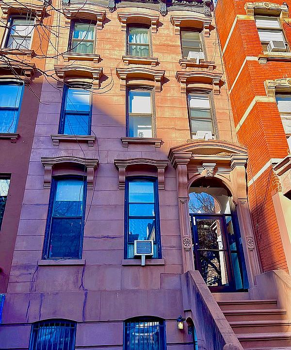 1st image of 89 Hanson Pl