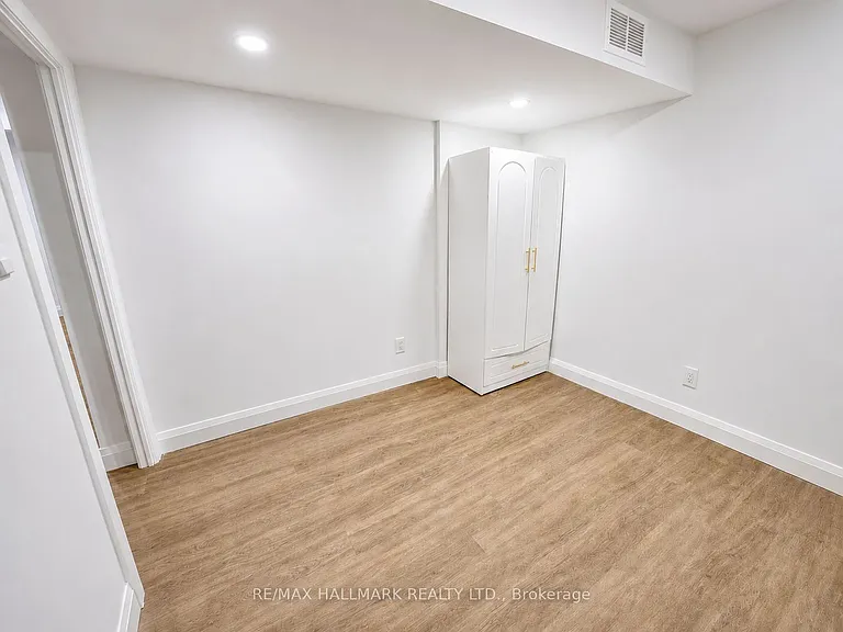 120 Squire Dr #BASEMENT — Photo 5