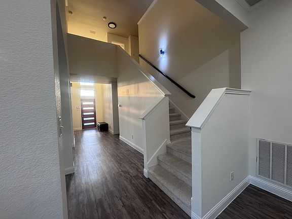 4th image of 320 Balsam Grove Ln