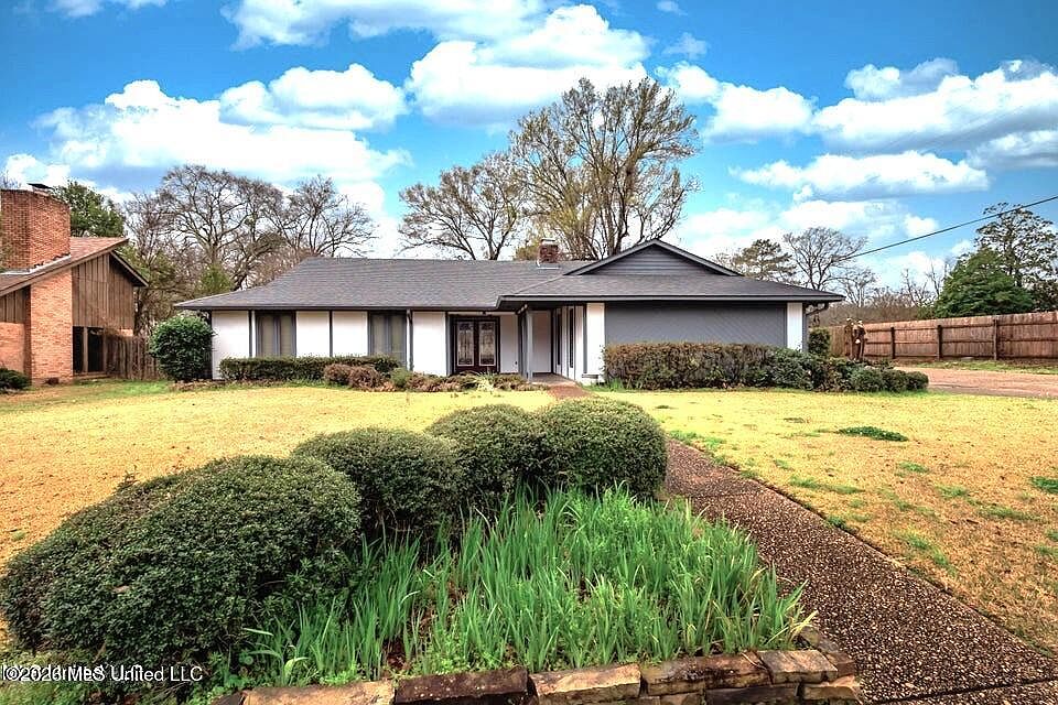 1st image of 1011 McDale Ln
