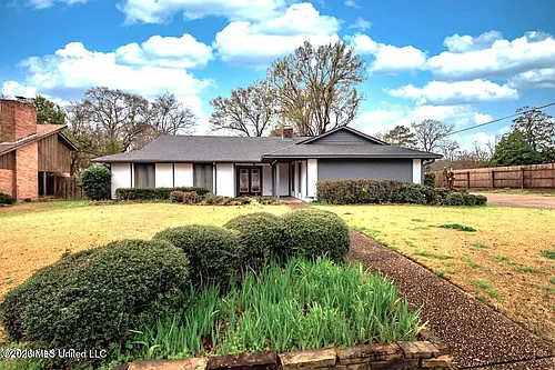 1011 McDale Ln Photo 1