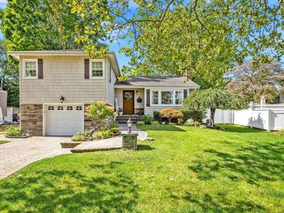 1218 Adrienne Lane, Seaford, NY, 11783