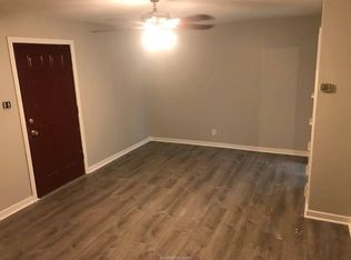 425 Sulphur Springs Rd, Bryan, TX 77801