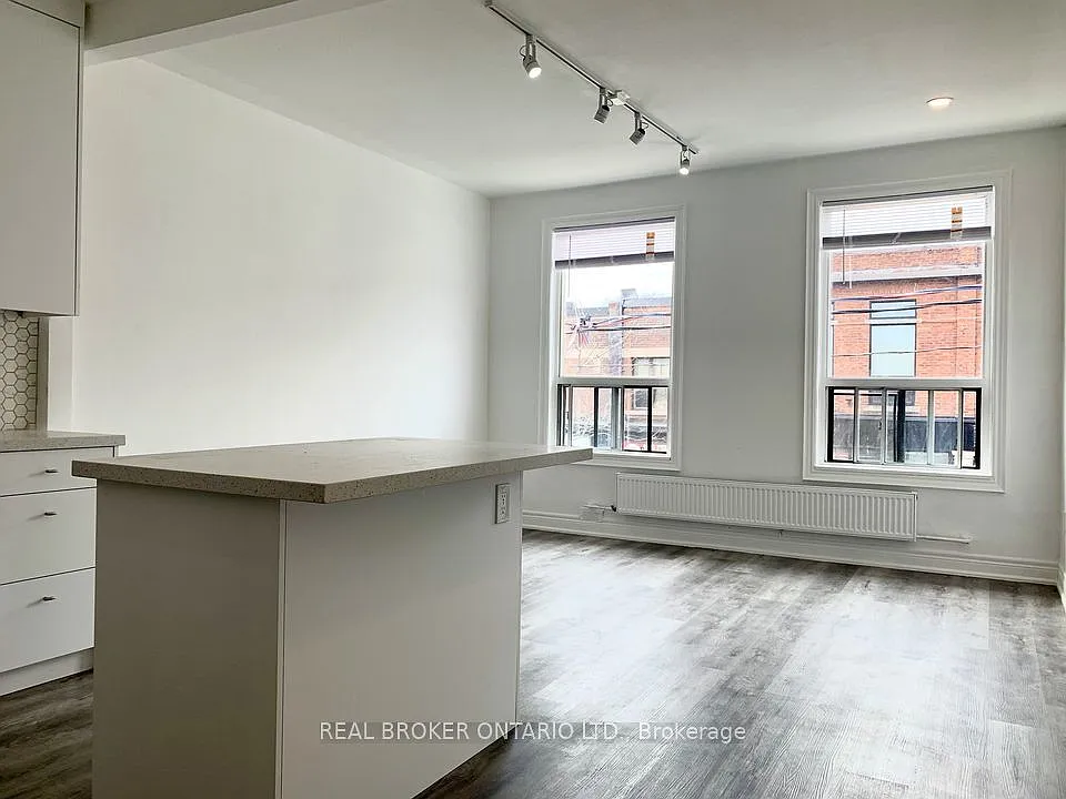 2199 Gerrard St E #4