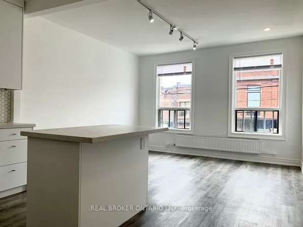 2199 Gerrard St E #4, Toronto, ON M4E 2C8