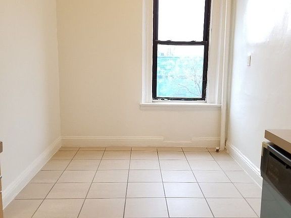 3rd image of 4309 47th Ave APT 2H