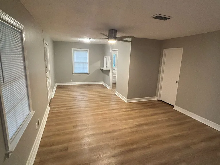 1621 Burdette Dr — Photo 4