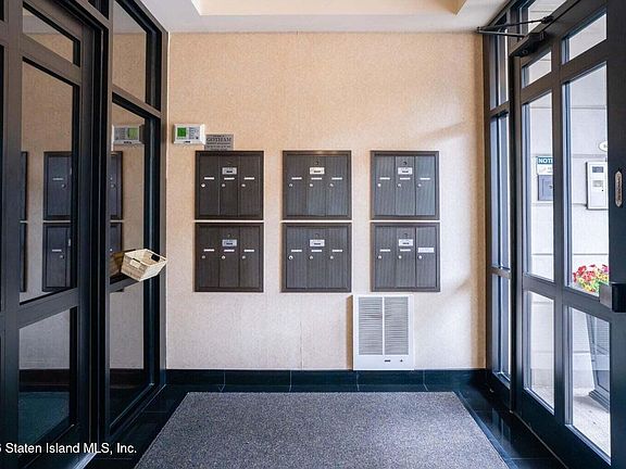 2nd image of 3871 Amboy Rd APT 303