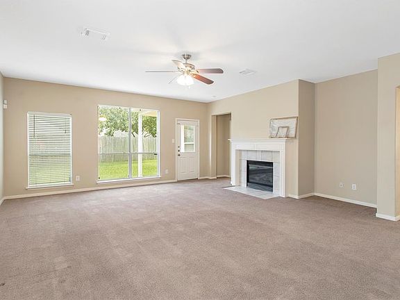 4th image of 18307 Lodgepole Pine St