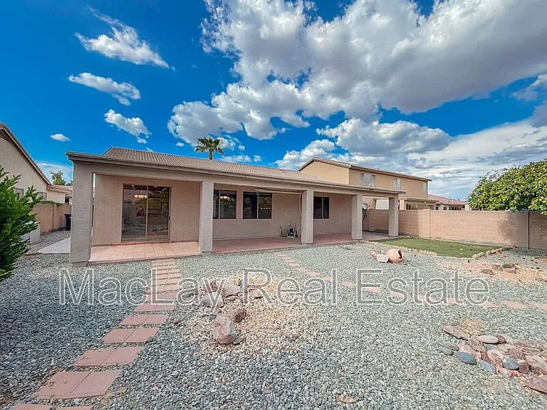 203 W Cedar Dr — Photo 24
