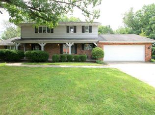 2910 W Winterberry Ln, Peoria, IL 61604