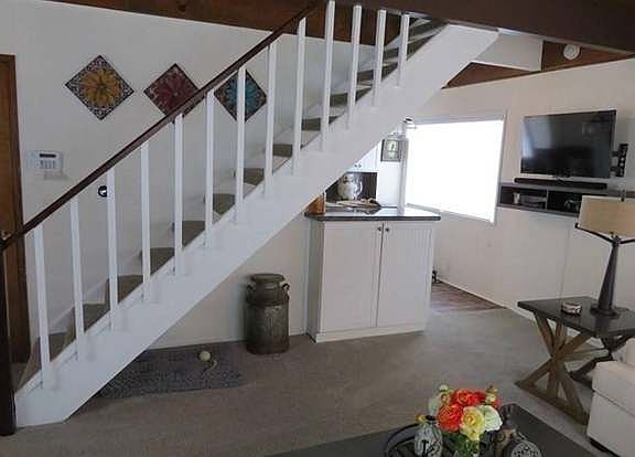 4th image of 776 Lords Ln