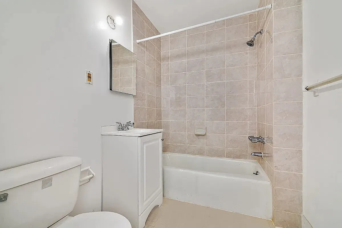 318 West 14th Street — Photo 4