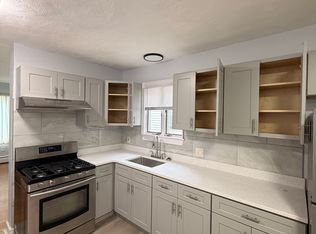 10 Betteridge Ct, Providence, RI 02909