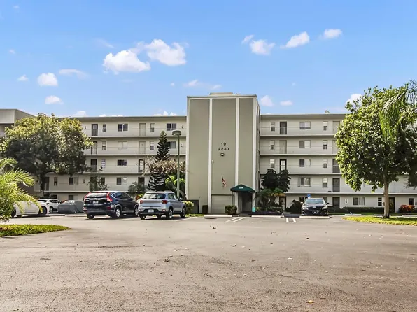 2230 N Cypress Bend Drive #504, Pompano Beach, FL 33069