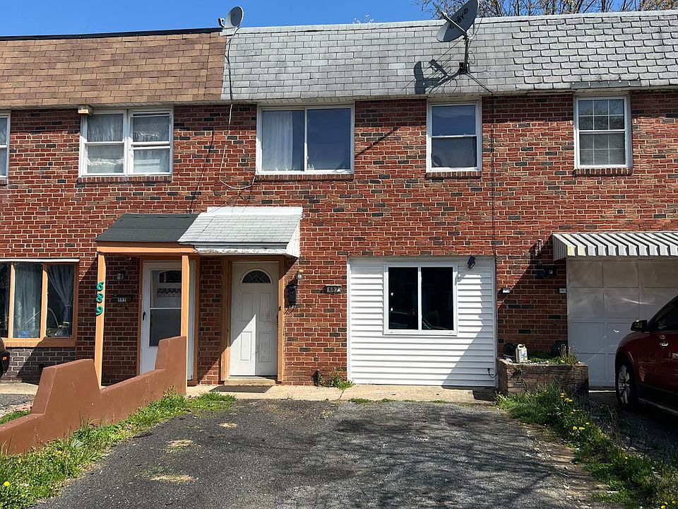 2nd image of 687 W Brookdale St