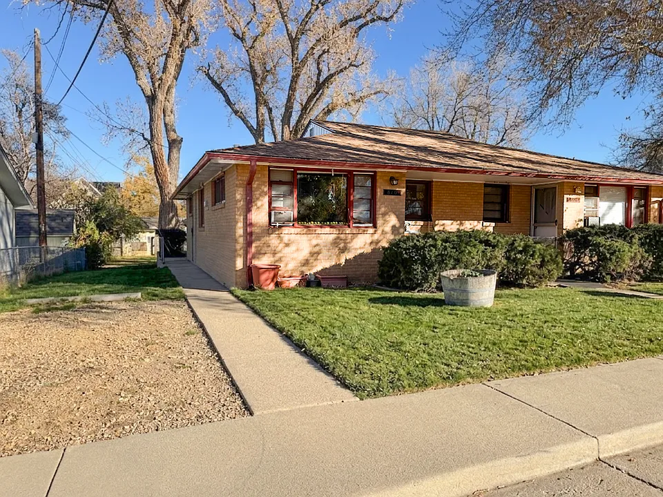 808 Apple Ct