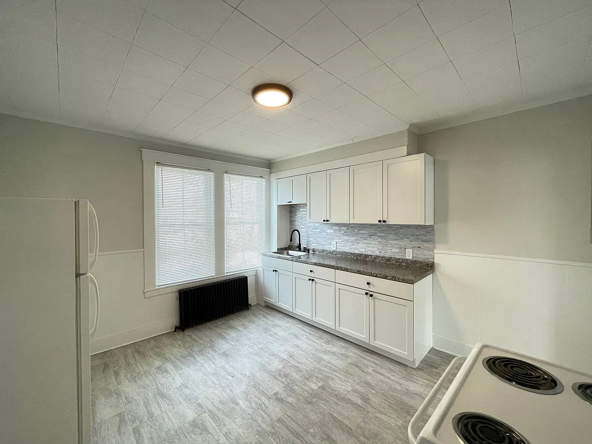 Building Photo - 73 6th St #B