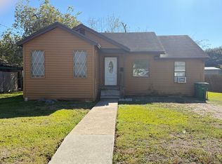 1003 E Sabine St, Victoria, TX 77901