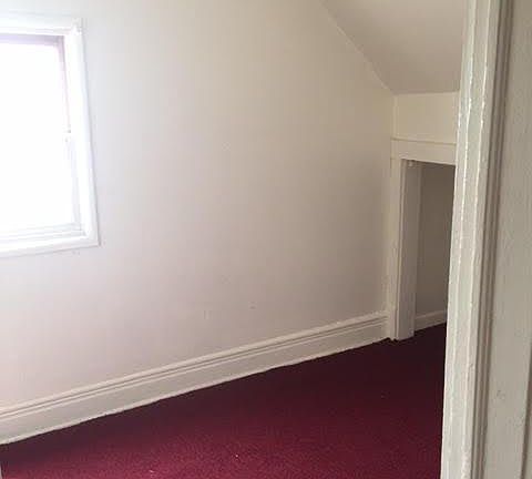 5th image of 1334 E Ferry St #1