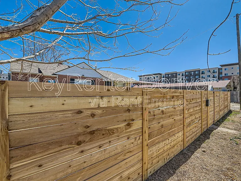 1540 N Zenobia St — Photo 11