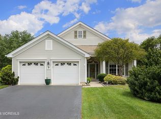 30 Gardenways Court, Lakewood, NJ 08701