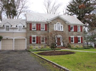 23 Hickory Dr, Maplewood, NJ 07040