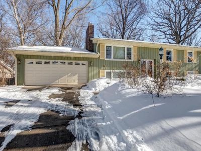 2417 Queens Dr, Woodbury, MN, 55125