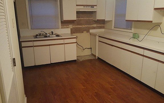 2nd image of 109 W 140th Ct