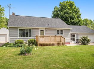 985 Miller Rd, Plainwell, MI 49080