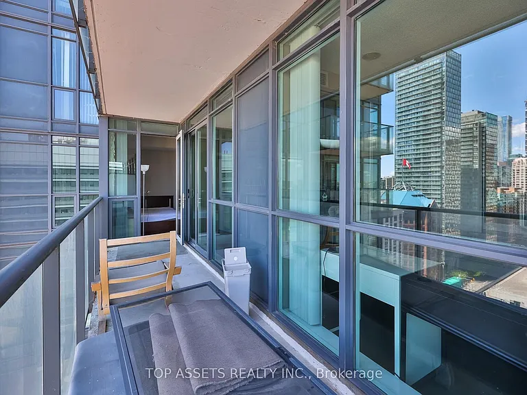 770 Bay St #2112 — Photo 21