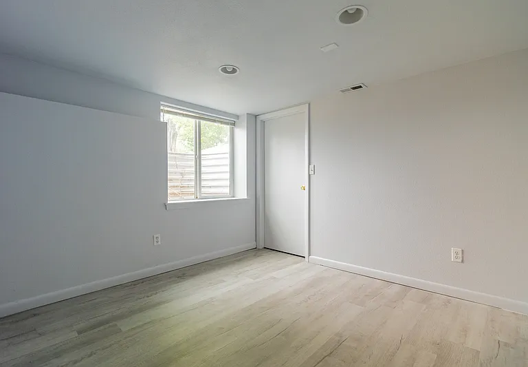 4757 S Jason St — Photo 22
