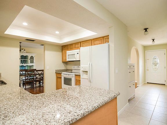 2nd image of 1356 Gleneagles Way