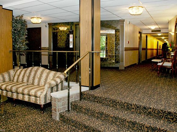 3rd image of 255 N Portage Path APT 501