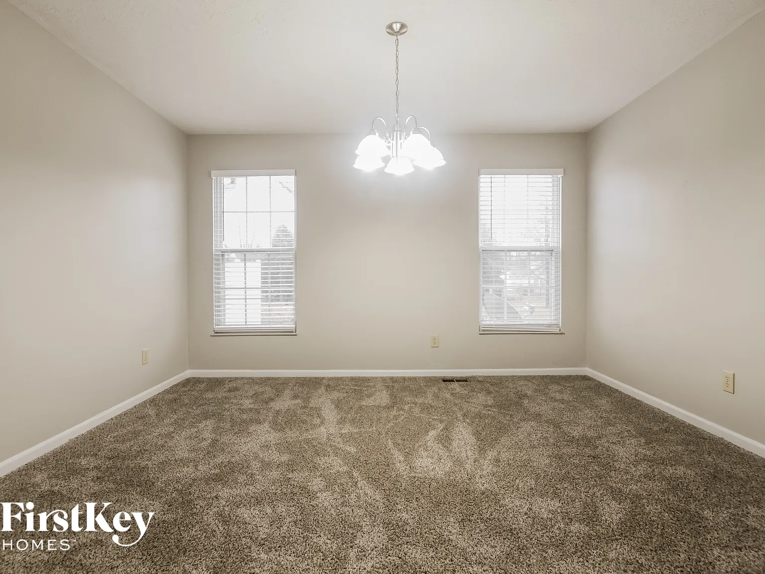 4 bed, 2.5 bath, 2638 sqft, $2,720 — Photo 3