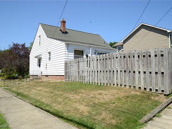 3rd image of 1081 Argonne Rd