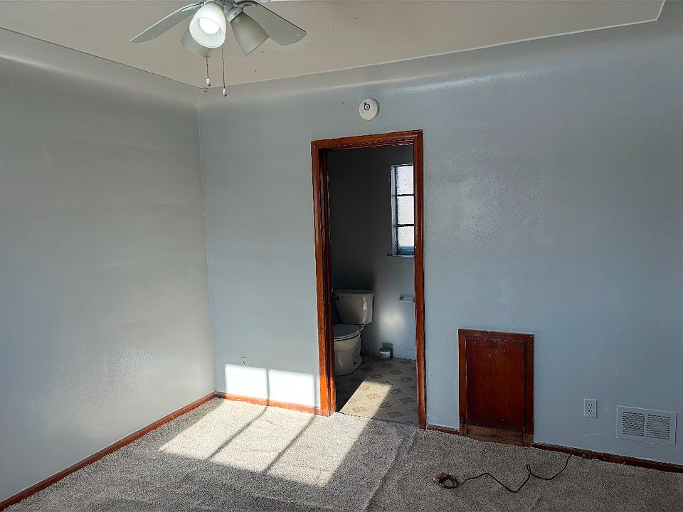 1st image of 10975 Gratiot Ave APT 3