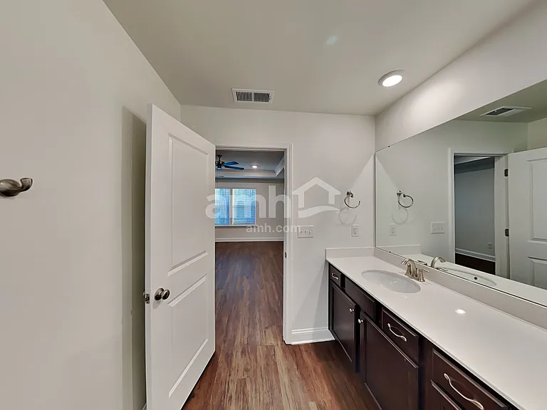 618 Rivermist Dr — Photo 14