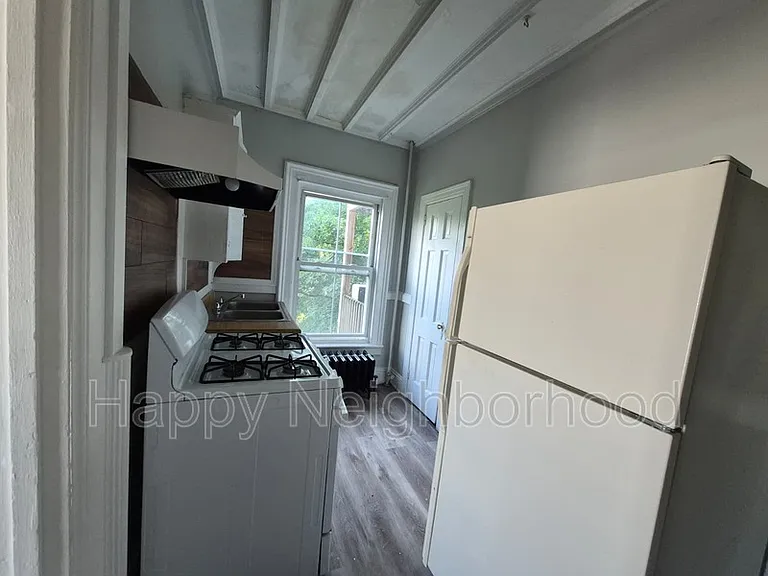 216 E Main St #7 — Photo 10