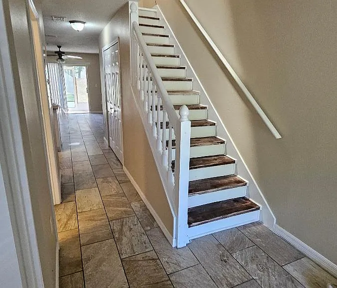 1633 Windsor Oak Ct — Photo 2