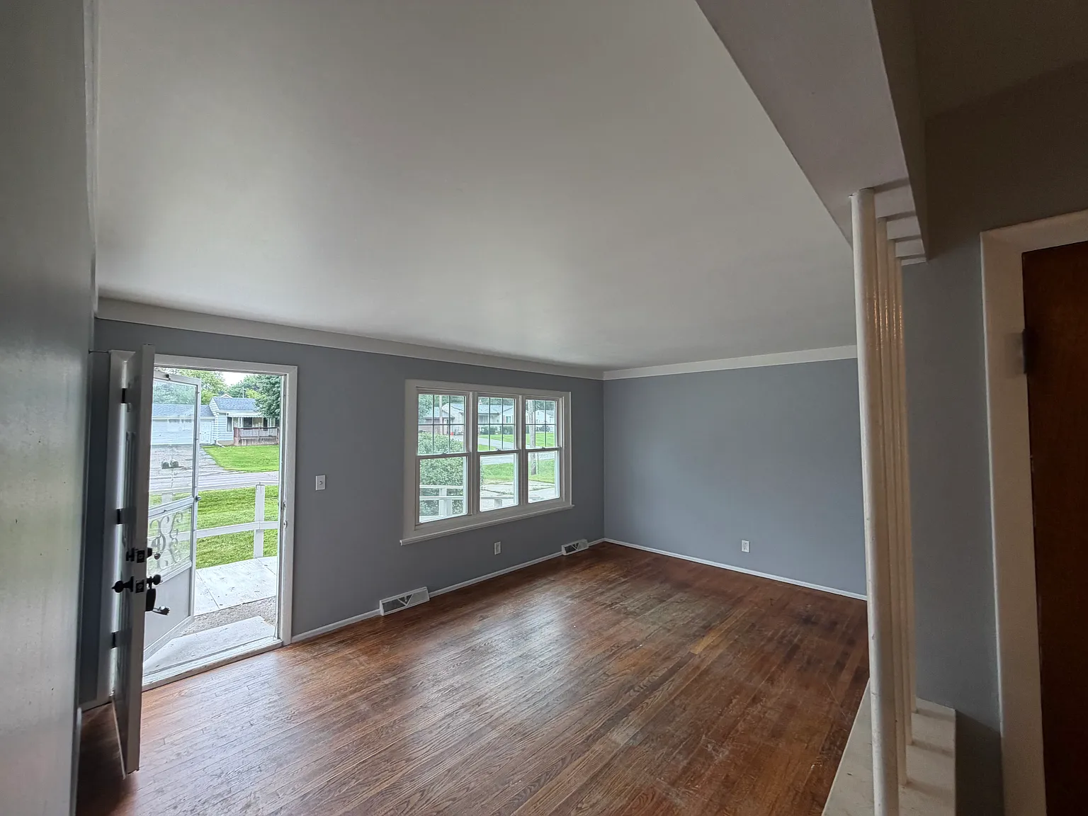 3 bed, 952 sqft, $1,600 — Photo 3
