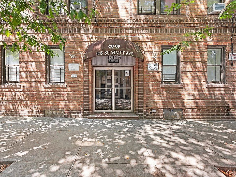 1st image of 1015 Summit Ave APT 4A
