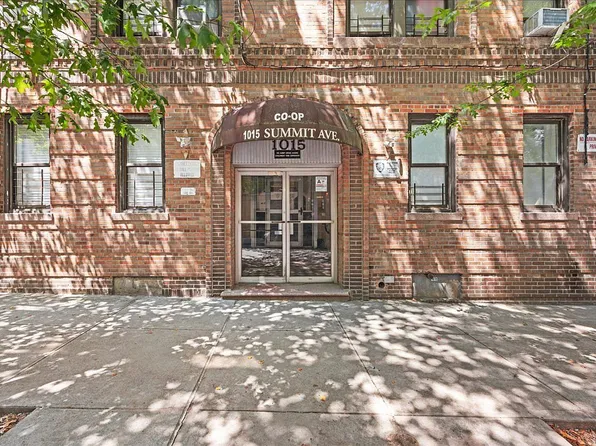 1015 Summit Ave APT 4A, Bronx, NY 10452