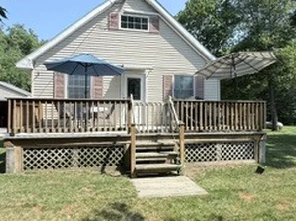 33 Maple St, Stonington, CT 06378