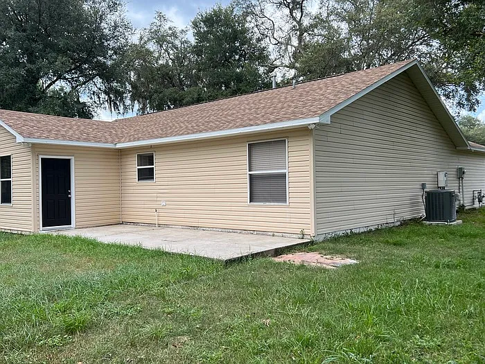 3 bed, 2.0 bath, 1527 sqft, $2,200 — Photo 3
