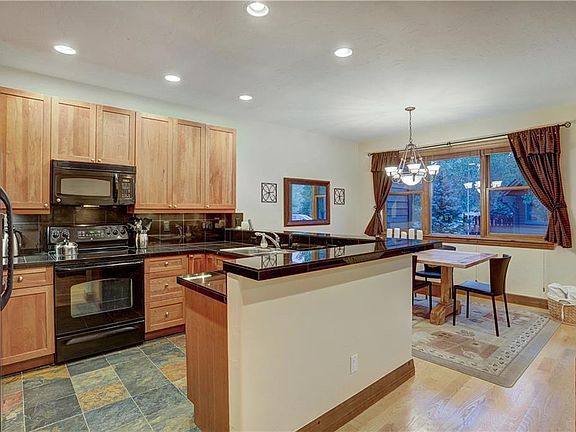 5th image of 24 Linden Ln #24