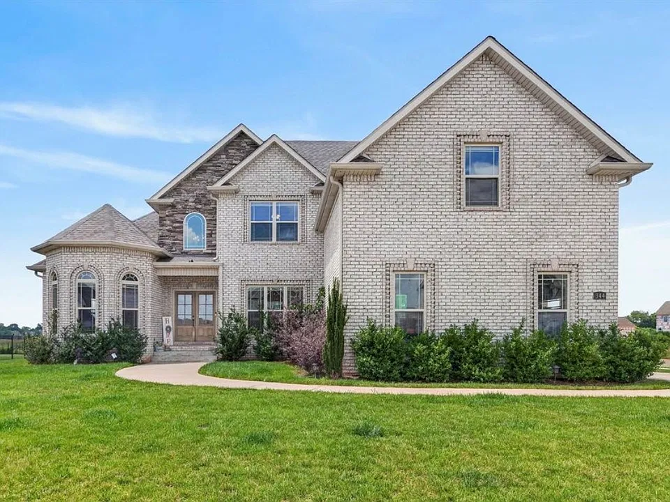344 Oasis Ln