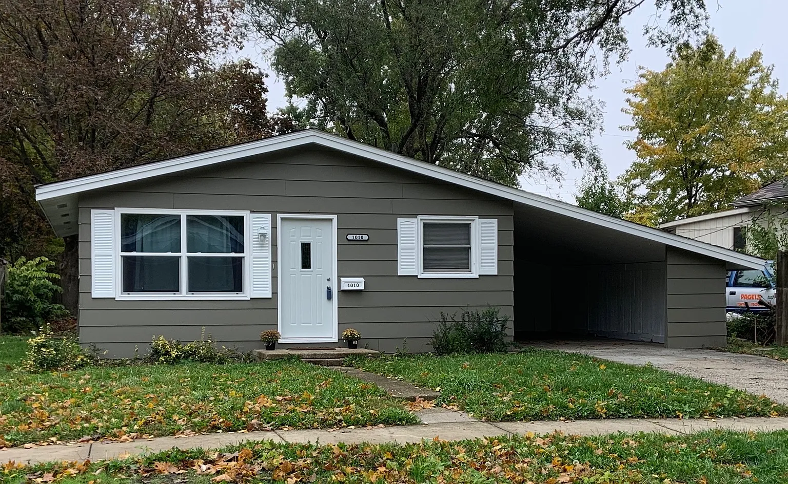 1010 W Beardsley Ave photo 1